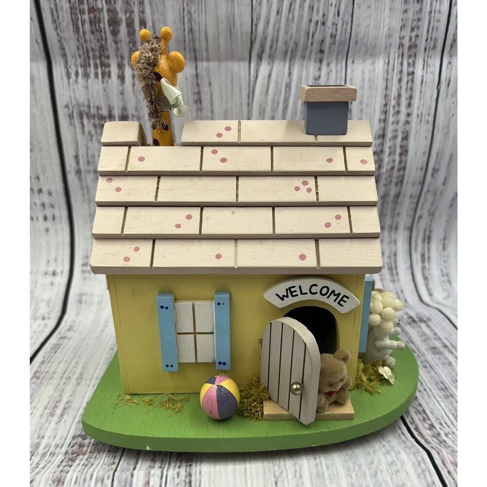 The San Fransisco Music Box‎ Company Small World Music Box READ